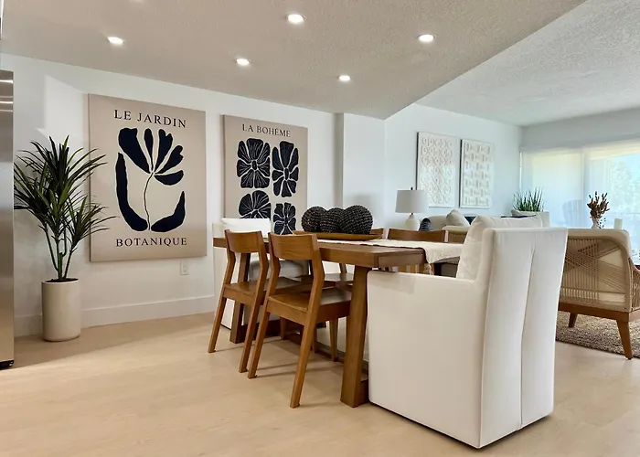 Coastal Chic Getaway Modern 2 Bed 2 Bath Condo In Key Largo, Marina Pool Pickleball
